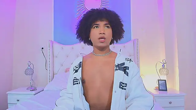 Snapshot of Ambar_Collingg chatting on 10-21-25, 03:51 Ambar Collingg online show from 10-21-25, 03:51