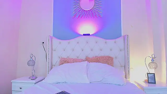 Snapshot of Ambar_Collingg chatting on 10-21-25, 03:57 Ambar Collingg online show from 10-21-25, 03:57