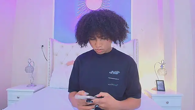 Snapshot of Ambar_Collingg chatting on 10-22-25, 01:44 Ambar Collingg online show from 10-22-25, 01:44