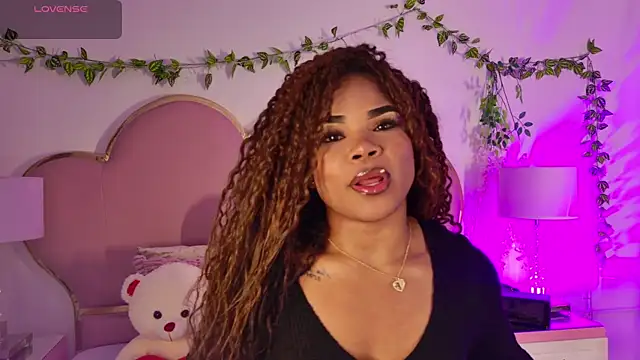 NahiaraReina online show from 06-23-26, 01:42