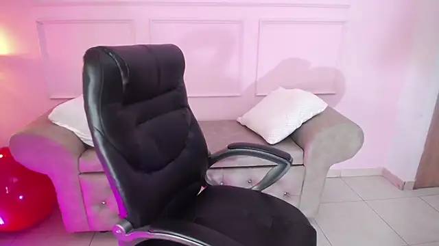 yenny garcia online show from 01-27-25, 11:43