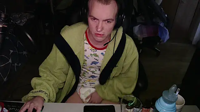 BabyDracoDarkfang online show from 05-12-26, 05:43