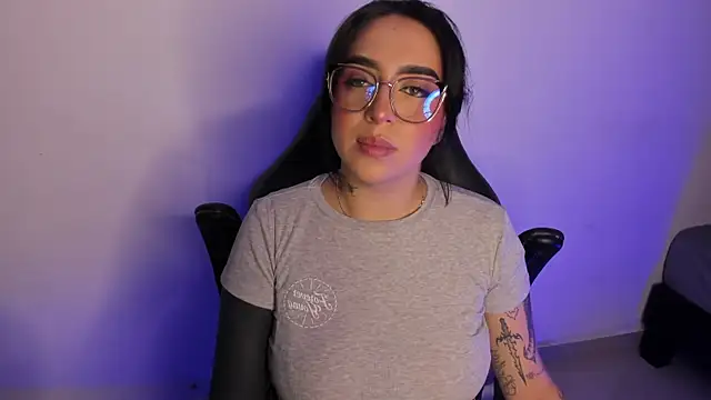 AnnikaMerliahh  online show from 10-16-25, 03:40