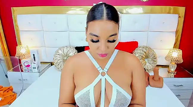 Snapshot of EileenBenzon chatting on 12-15-24, 03:34 EileenBenzon online show from 12-15-24, 03:34