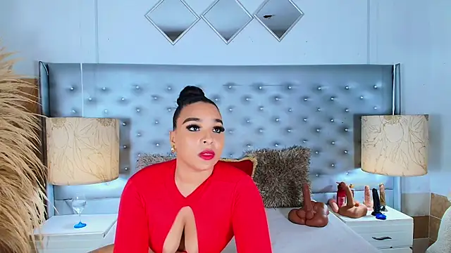 Snapshot of EileenBenzon chatting on 03-04-25, 06:39 EileenBenzon online show from 03-04-25, 06:39