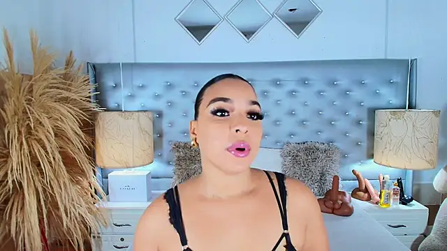 Snapshot of EileenBenzon chatting on 03-14-25, 03:48 EileenBenzon online show from 03-14-25, 03:48