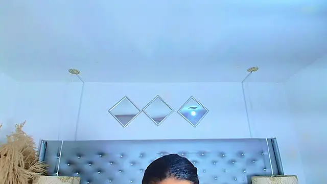 Snapshot of EileenBenzon chatting on 09-23-25, 03:15 EileenBenzon online show from 09-23-25, 03:15