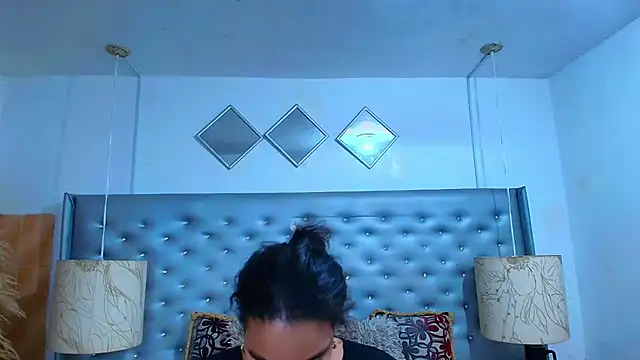 Snapshot of EileenBenzon chatting on 10-01-25, 04:07 EileenBenzon online show from 10-01-25, 04:07