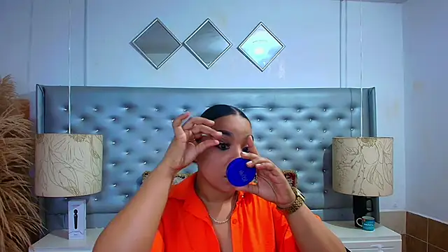 EileenBenzon online show from 11-22-25, 05:50