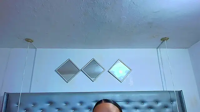 EileenBenzon online show from 12-01-25, 04:34