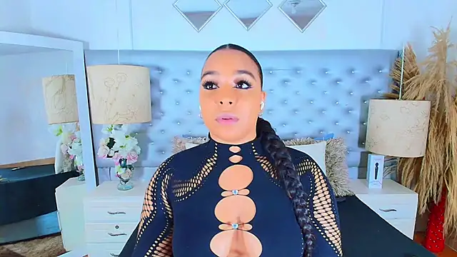 Snapshot of EileenBenzon chatting on 02-15-26, 04:53 EileenBenzon online show from 02-15-26, 04:53