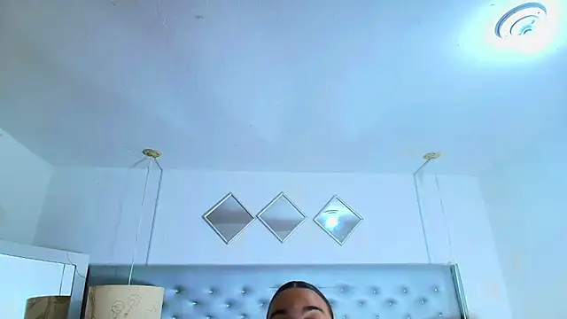 Snapshot of EileenBenzon chatting on 03-11-26, 01:39 EileenBenzon online show from 03-11-26, 01:39