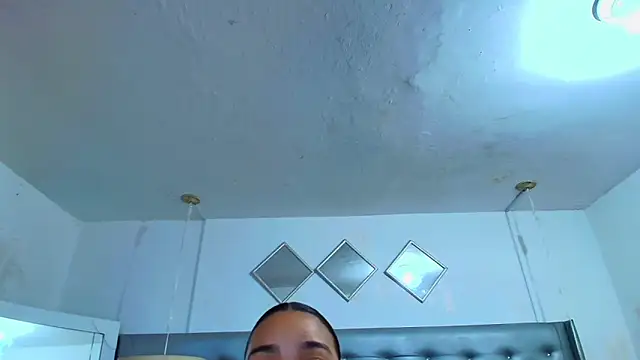 Snapshot of EileenBenzon chatting on 03-13-26, 01:51 EileenBenzon online show from 03-13-26, 01:51