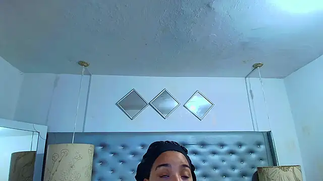 Snapshot of EileenBenzon chatting on 03-18-26, 04:04 EileenBenzon online show from 03-18-26, 04:04