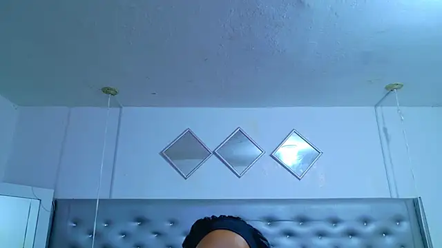 EileenBenzon online show from 04-29-26, 01:59