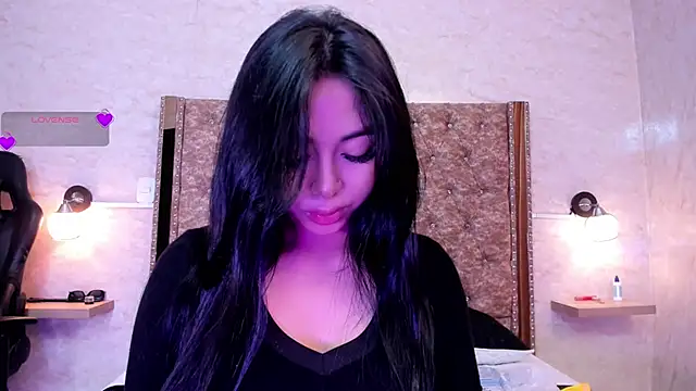Snapshot of gaby_desire777 chatting on 02-21-25, 11:43 gaby desire777 online show from 02-21-25, 11:43