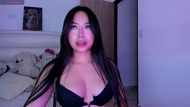 Snapshot of gaby_desire777 chatting on 05-16-26, 05:04 gaby desire777 online show from 05-16-26, 05:04