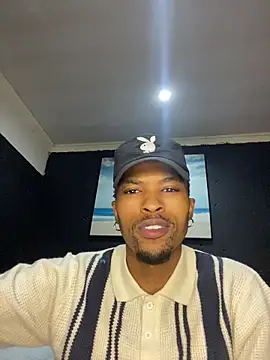 Snapshot of BlueIceCube chatting on 04-17-26, 07:50 BlueIceCube online show from 04-17-26, 07:50