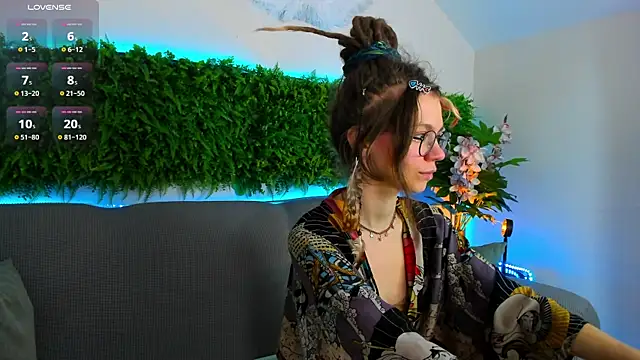 Rin Skylar online show from 10-27-25, 07:34