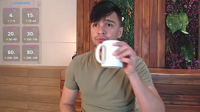 Edward max online show from 10-18-25, 03:42