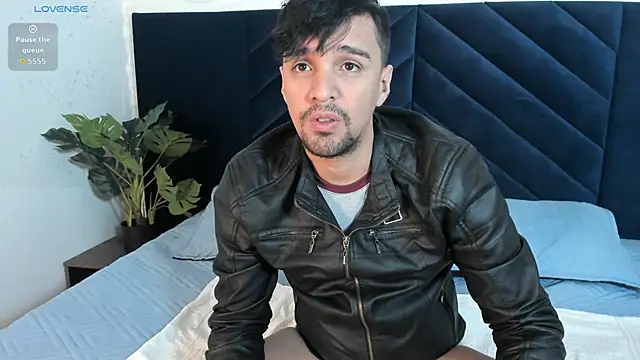 Edward max online show from 10-26-25, 03:56