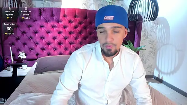 Edward max online show from 11-18-25, 03:23