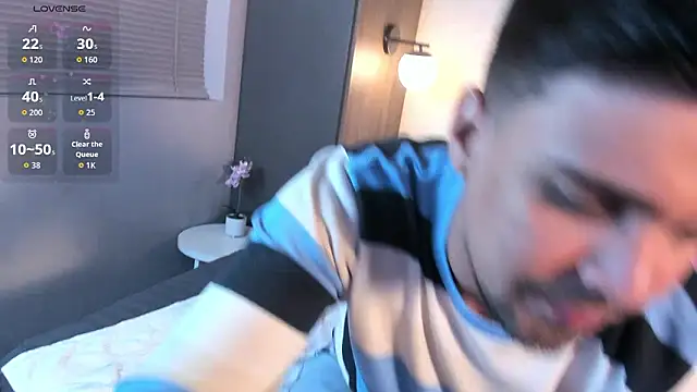 Snapshot of Edward_max chatting on 02-13-26, 03:35 Edward max online show from 02-13-26, 03:35