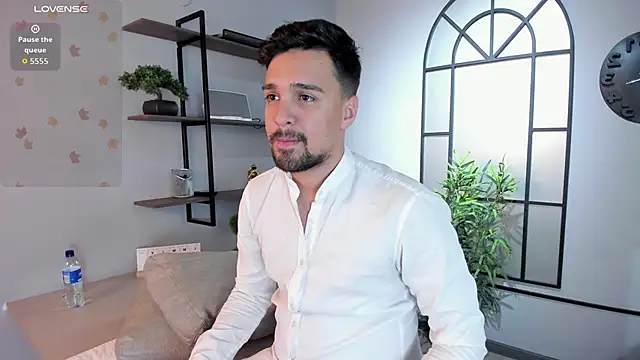 Snapshot of Edward_max chatting on 02-26-26, 03:38 Edward max online show from 02-26-26, 03:38