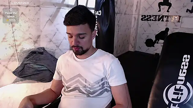 Snapshot of Edward_max chatting on 03-02-26, 03:09 Edward max online show from 03-02-26, 03:09