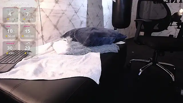 Snapshot of Edward_max chatting on 03-02-26, 07:15 Edward max online show from 03-02-26, 07:15