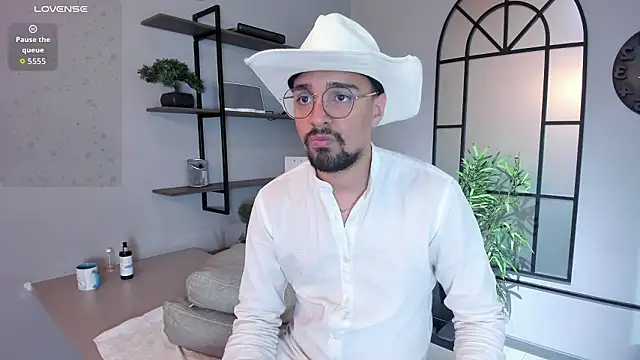 Snapshot of Edward_max chatting on 03-04-26, 03:23 Edward max online show from 03-04-26, 03:23