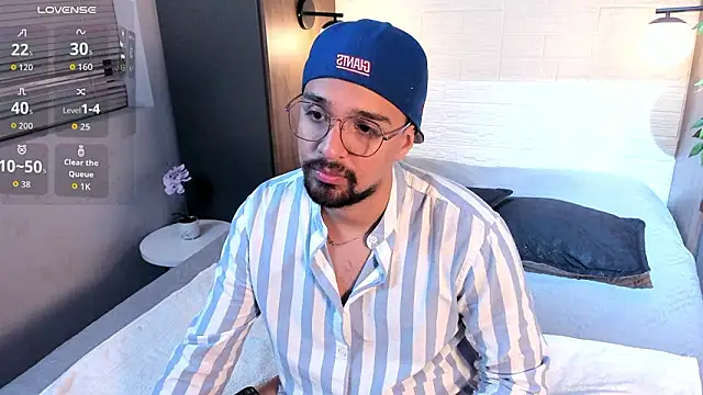 Snapshot of Edward_max chatting on 03-09-26, 03:43 Edward max online show from 03-09-26, 03:43