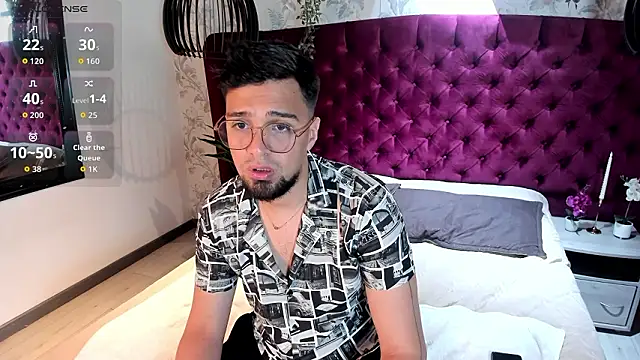 Snapshot of Edward_max chatting on 03-15-26, 03:23 Edward max online show from 03-15-26, 03:23