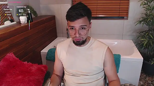 Snapshot of Edward_max chatting on 03-21-26, 03:44 Edward max online show from 03-21-26, 03:44