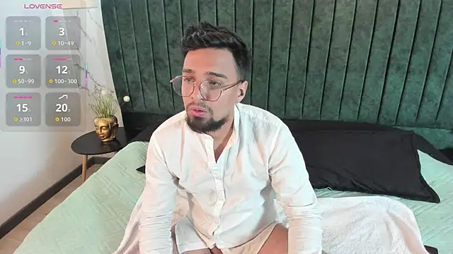 Snapshot of Edward_max chatting on 03-27-26, 03:45 Edward max online show from 03-27-26, 03:45