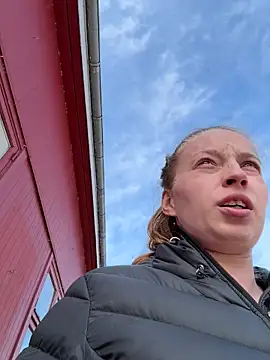 Snapshot of Hr_Frk_Olsen chatting on 03-17-26, 11:57 Hr Frk Olsen online show from 03-17-26, 11:57