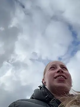 Snapshot of Hr_Frk_Olsen chatting on 03-26-26, 01:28 Hr Frk Olsen online show from 03-26-26, 01:28