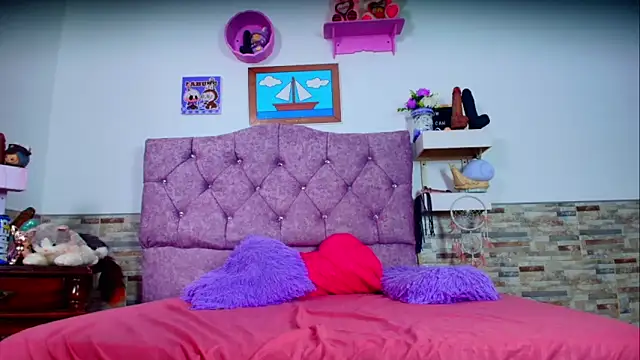 Snapshot of Melannytaylor chatting on 09-27-25, 07:41 Melannytaylor online show from 09-27-25, 07:41