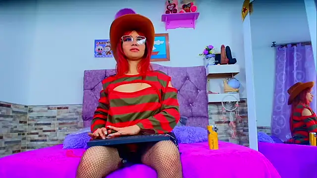 Snapshot of Melannytaylor chatting on 10-09-25, 09:24 Melannytaylor online show from 10-09-25, 09:24