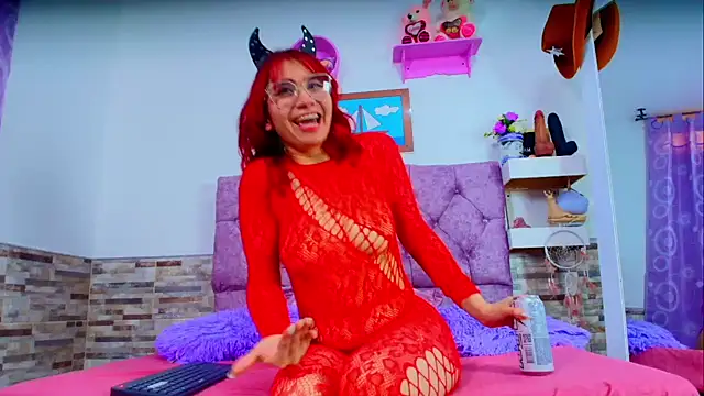 Snapshot of Melannytaylor chatting on 10-15-25, 08:53 Melannytaylor online show from 10-15-25, 08:53