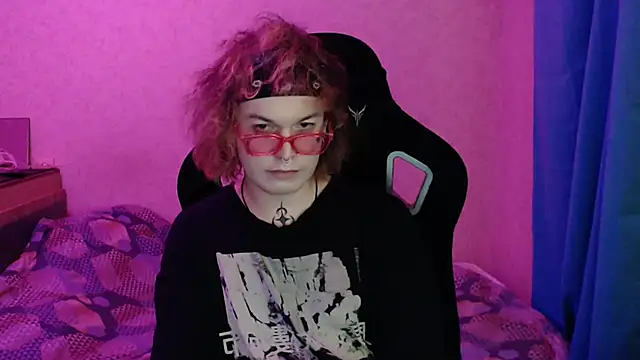 Snapshot of Steve_Mi chatting on 10-31-25, 05:36 Steve Mi online show from 10-31-25, 05:36