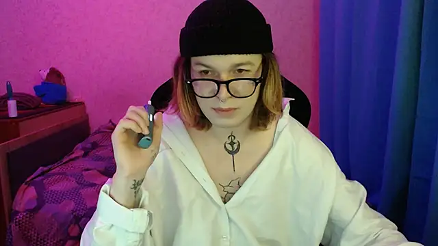 Snapshot of Steve_Mi chatting on 11-07-25, 03:45 Steve Mi online show from 11-07-25, 03:45