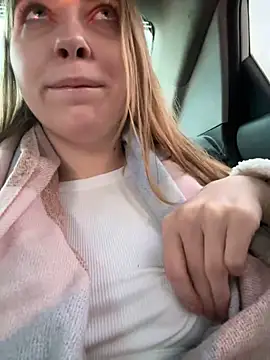 Sunny   Bunny online show from 12-30-24, 12:42