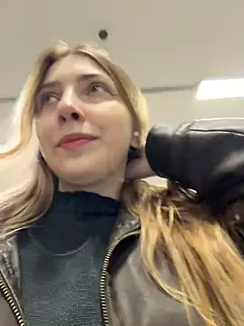 Snapshot of Sunny___Bunny chatting on 02-19-26, 01:07 Sunny Bunny online show from 02-19-26, 01:07