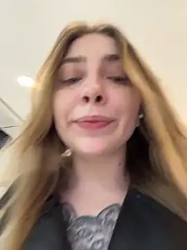 Snapshot of Sunny___Bunny chatting on 03-26-26, 01:49 Sunny Bunny online show from 03-26-26, 01:49