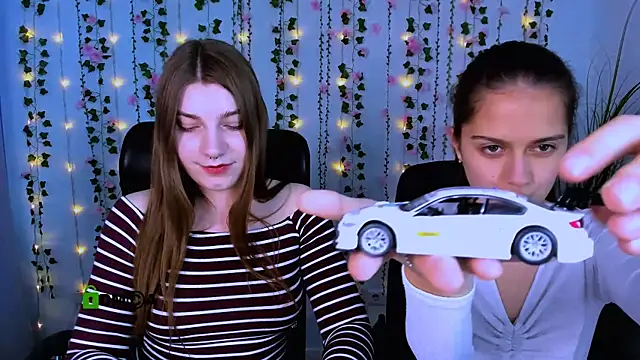 Snapshot of pure_radiance1 chatting on 10-09-25, 01:09 pure radiance1 online show from 10-09-25, 01:09