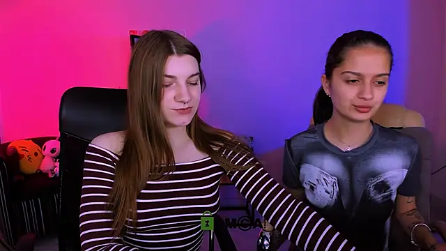 Snapshot of pure_radiance1 chatting on 10-11-25, 08:46 pure radiance1 online show from 10-11-25, 08:46