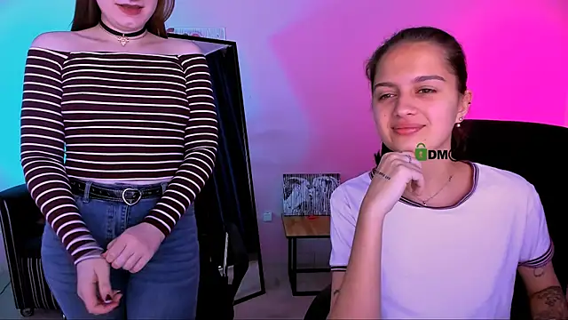 Snapshot of pure_radiance1 chatting on 10-17-25, 05:54 pure radiance1 online show from 10-17-25, 05:54