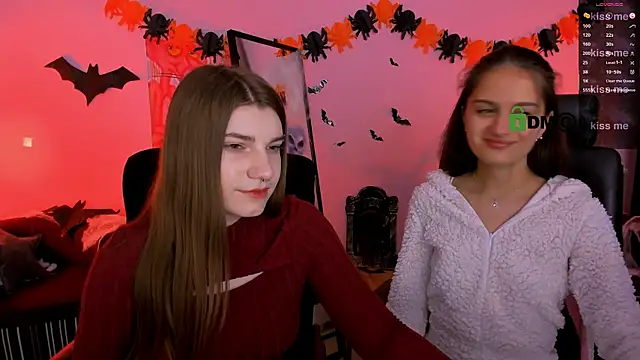 Snapshot of pure_radiance1 chatting on 11-04-25, 09:52 pure radiance1 online show from 11-04-25, 09:52