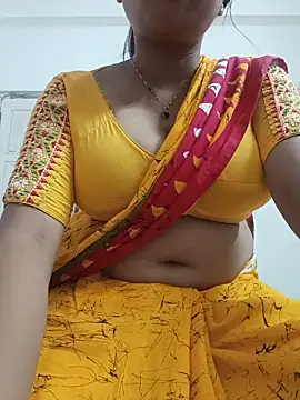 Snapshot of Priya_2222 chatting on 05-19-26, 07:20 Priya 2222 online show from 05-19-26, 07:20